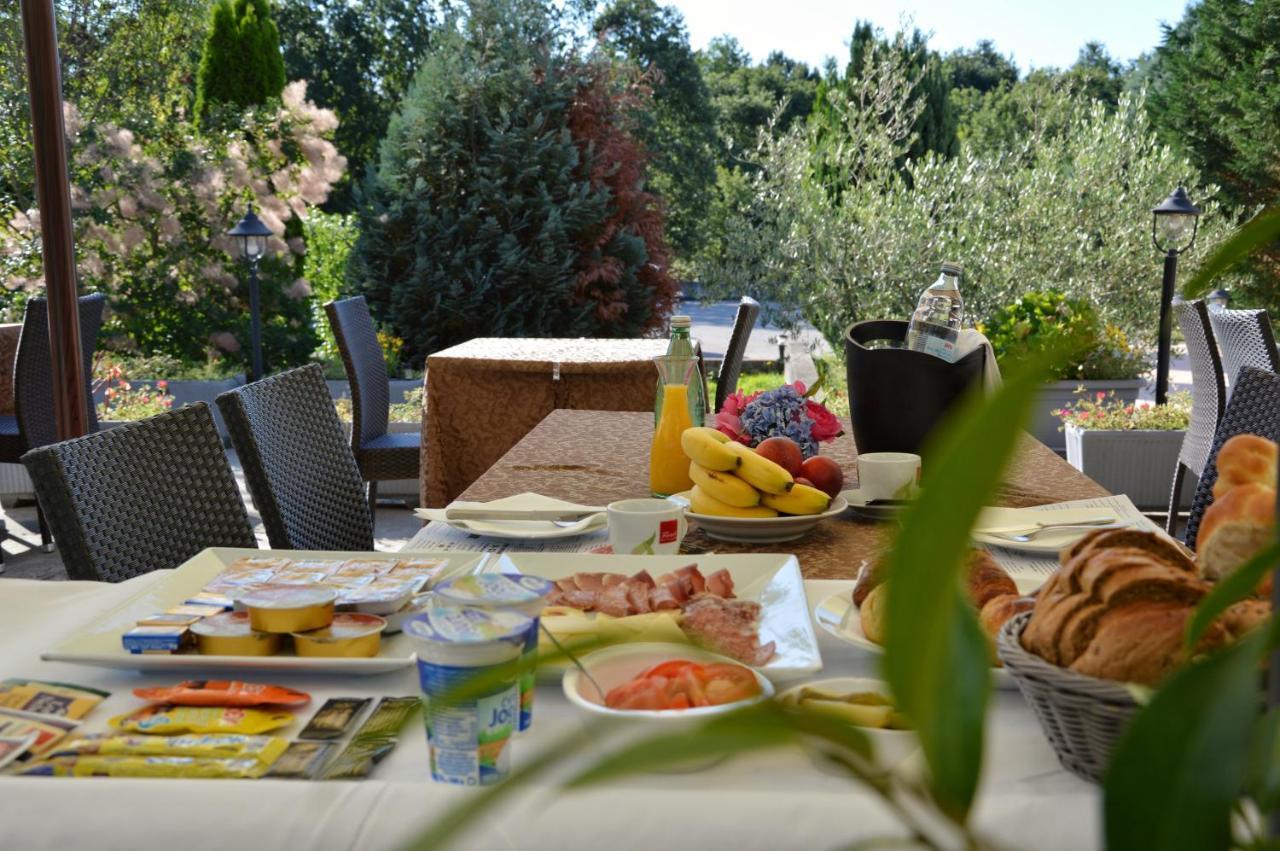 Hotel Tomazici Santalezi エクステリア 写真