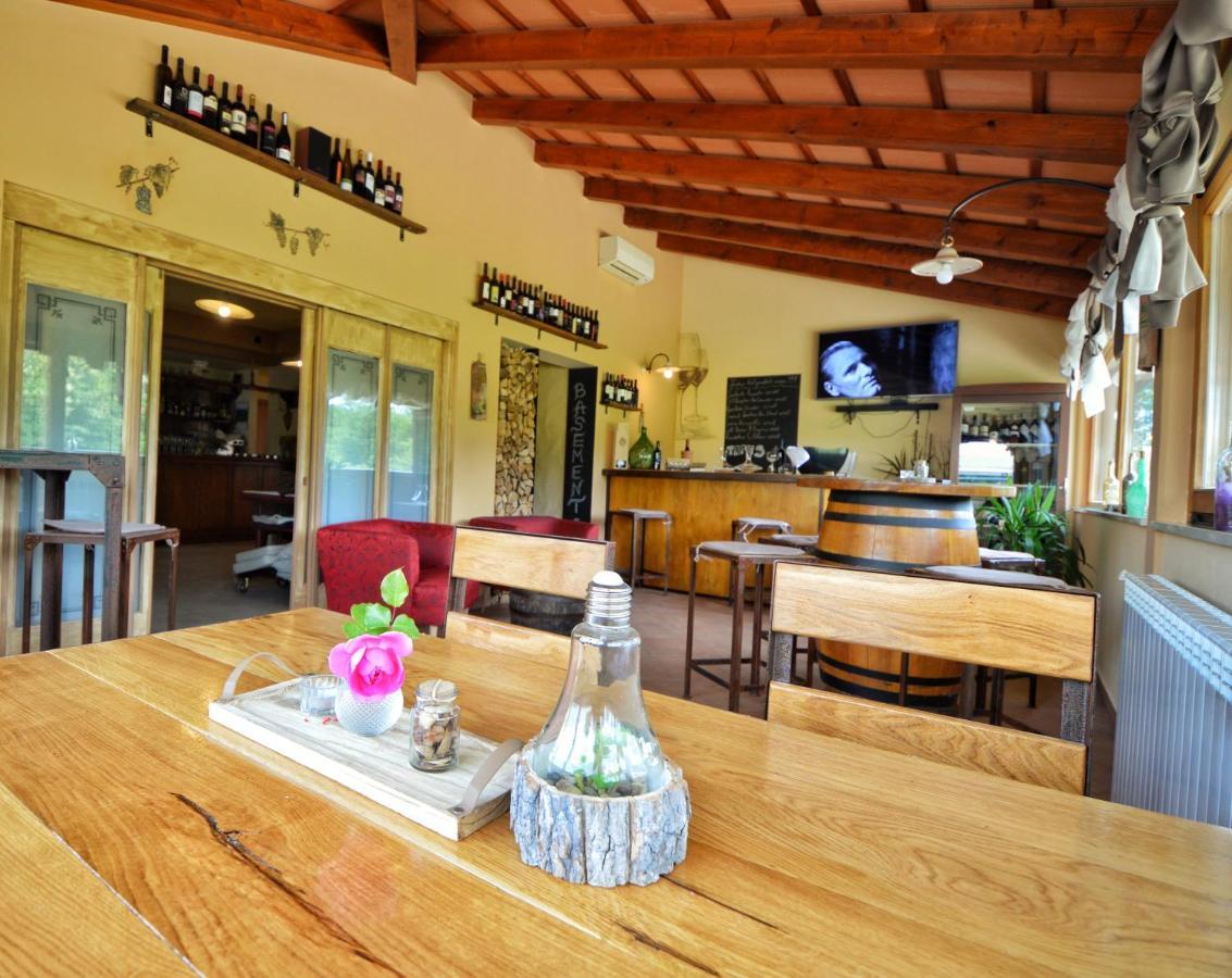 Hotel Tomazici Santalezi エクステリア 写真
