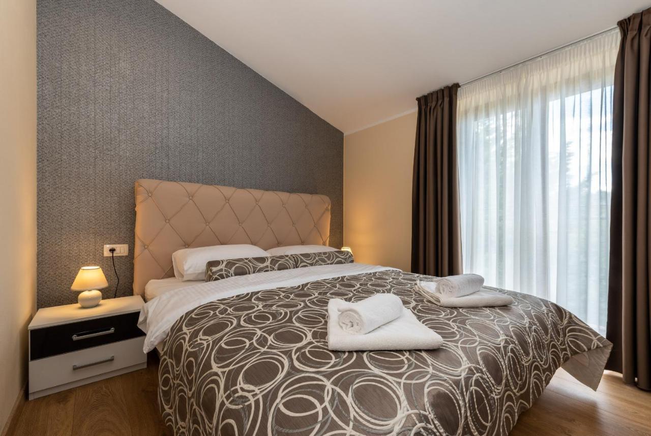 Hotel Tomazici Santalezi エクステリア 写真