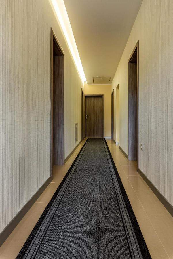 Hotel Tomazici Santalezi エクステリア 写真